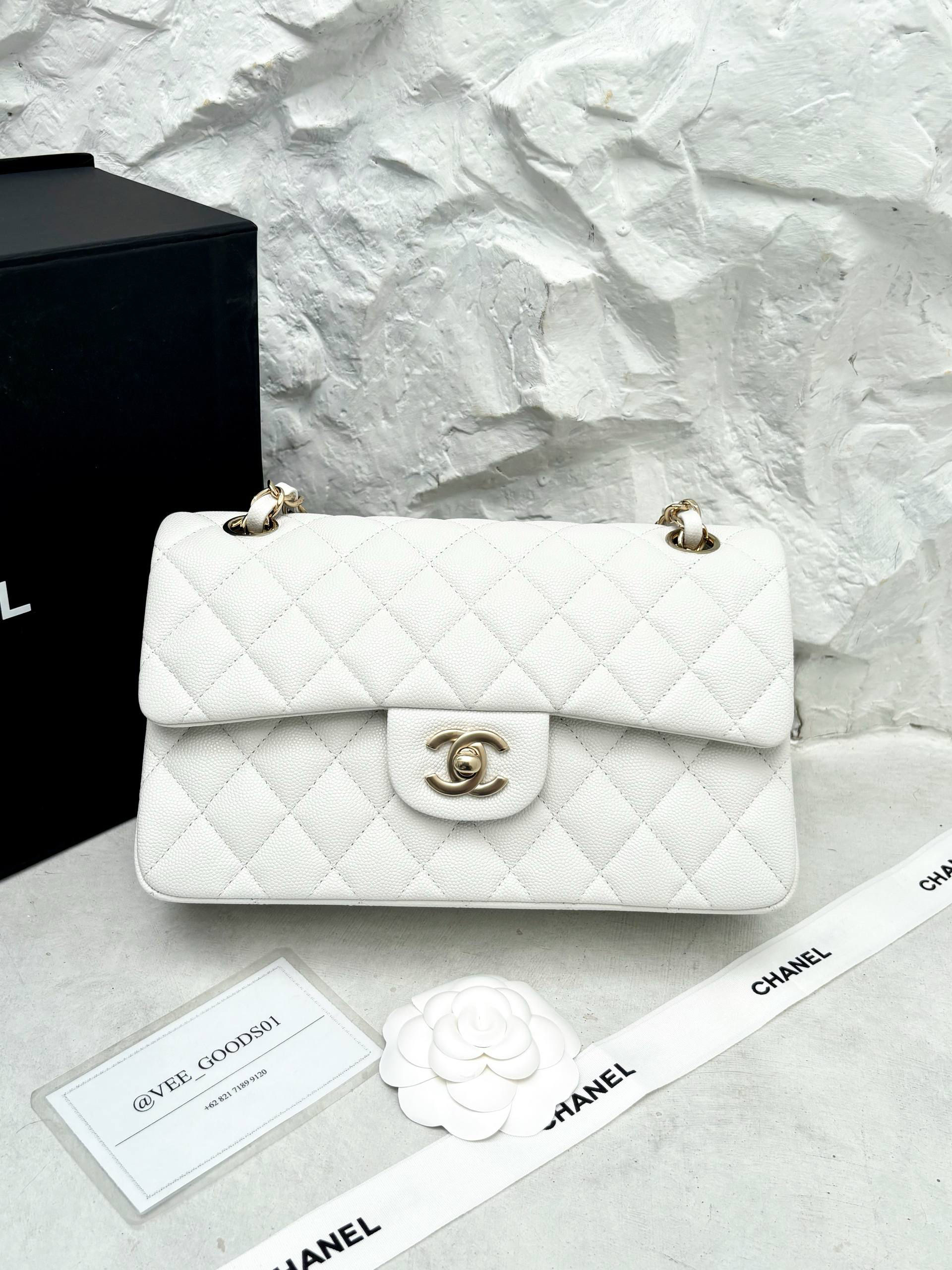 CHANEL CLASSIC FLAP/CF 23 CAVIAR WHITE LGHW