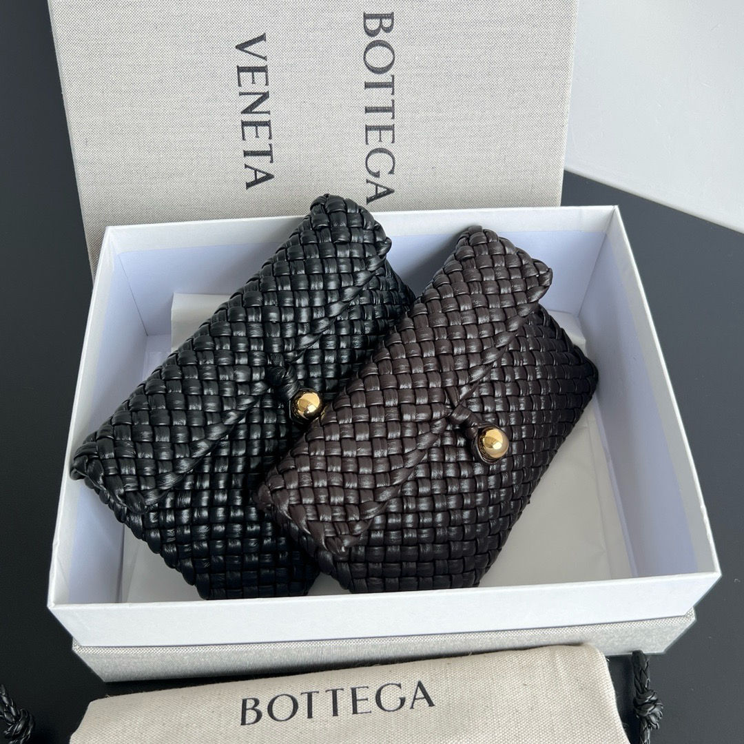 BOTTEGA VENETA TOSCA CLUCTH