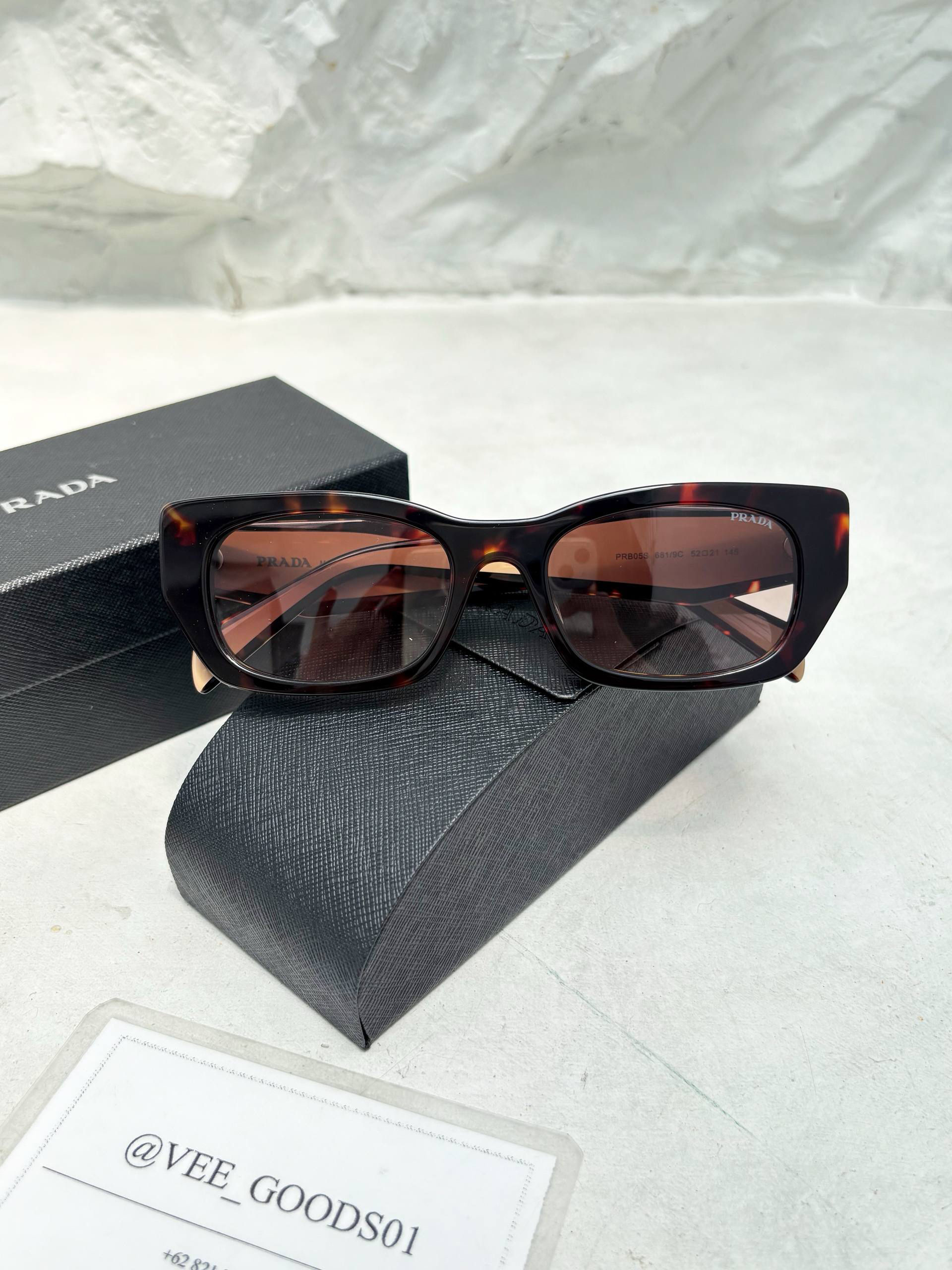 PRADA GLASSES