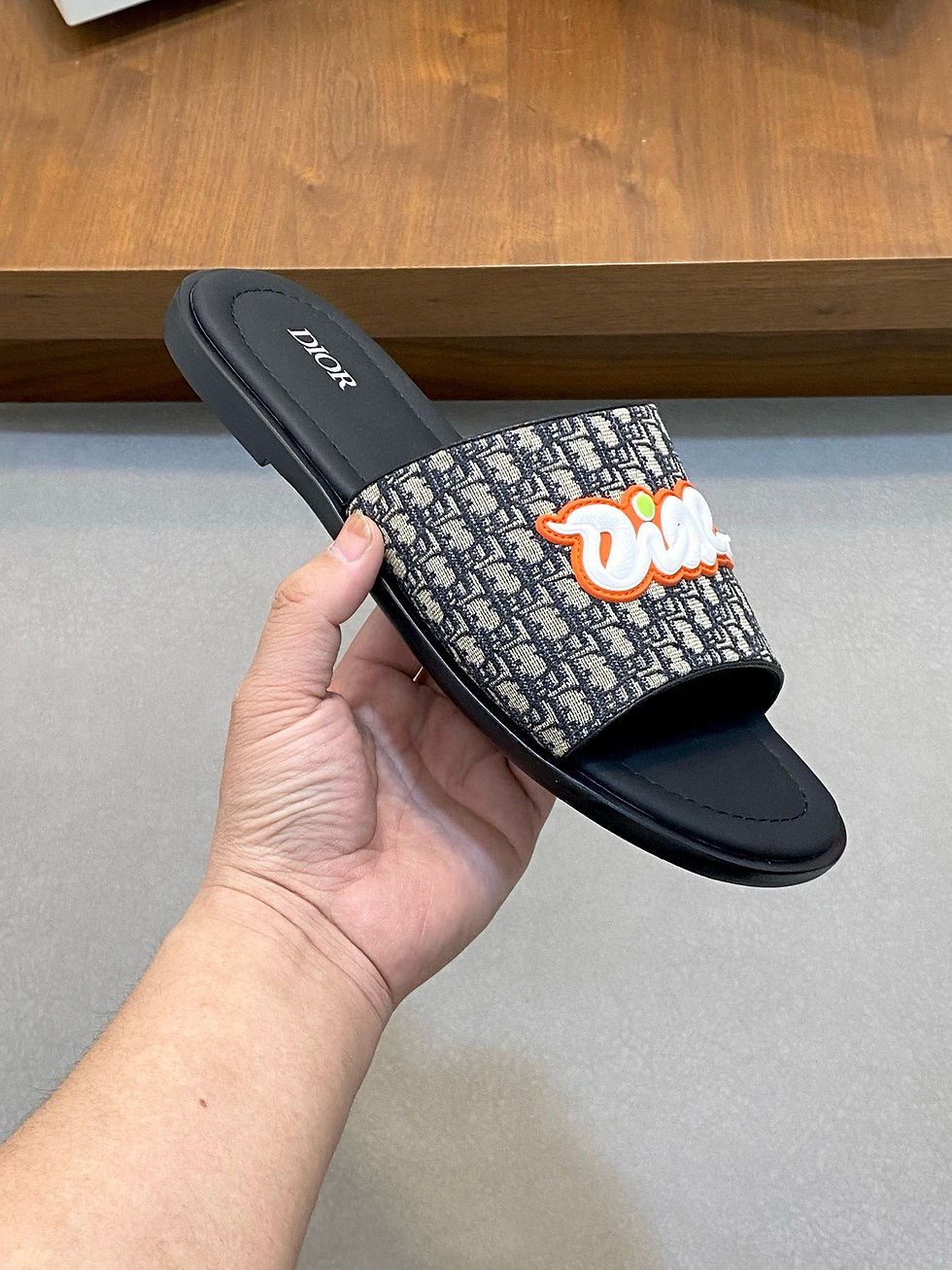 Thumbnail: DIOR SLIDE