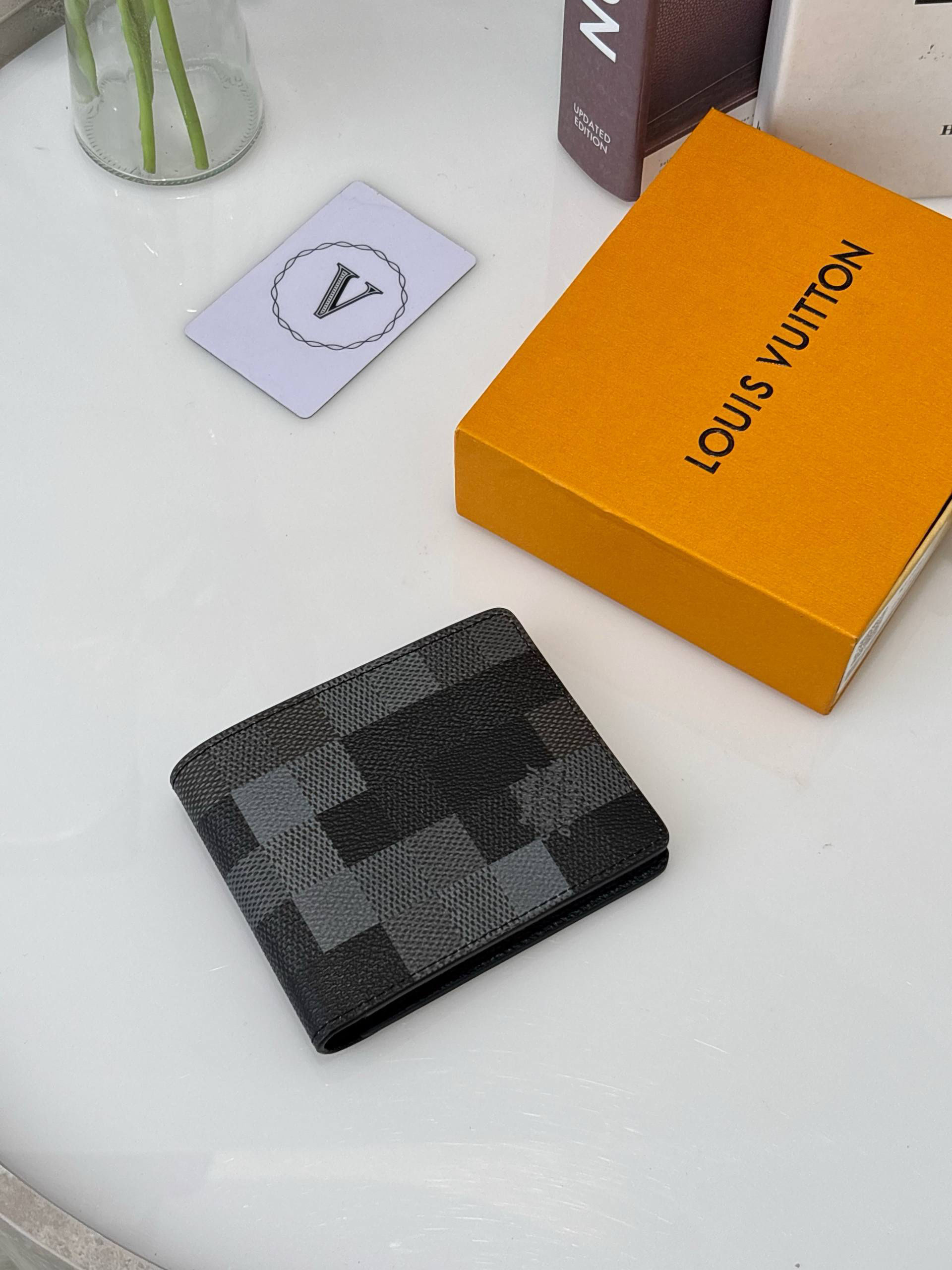 LV SLENDER WALLET