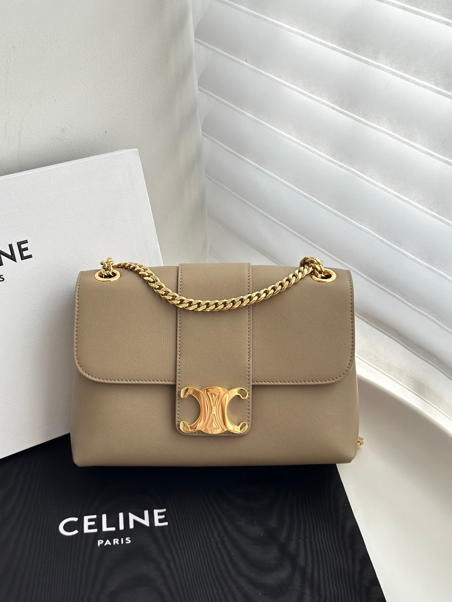 CELINE MEDIUM VICTOIRE
