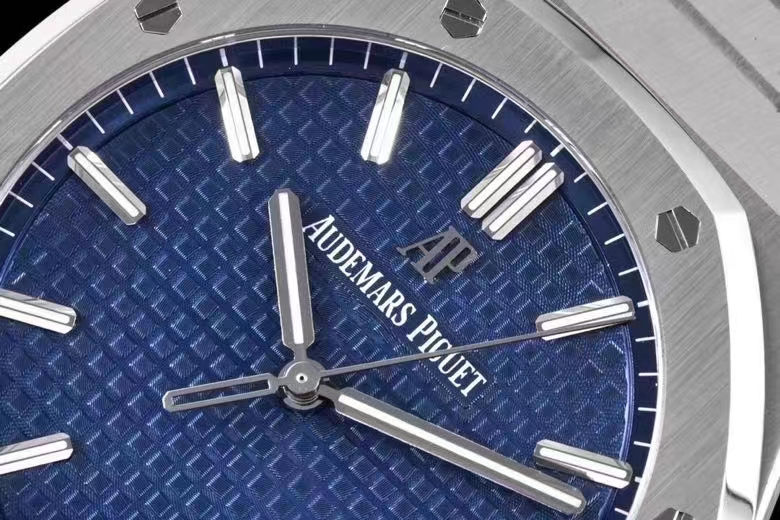 Thumbnail: AUDEMARS PIGUET ROYAL OAK 15500V2 EDITION by APF