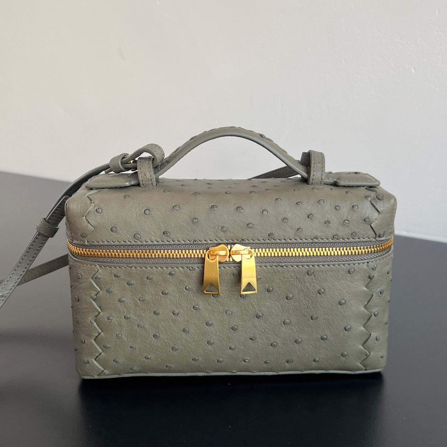 BOTTEGA VENETA BANG BANG VANITY CASE