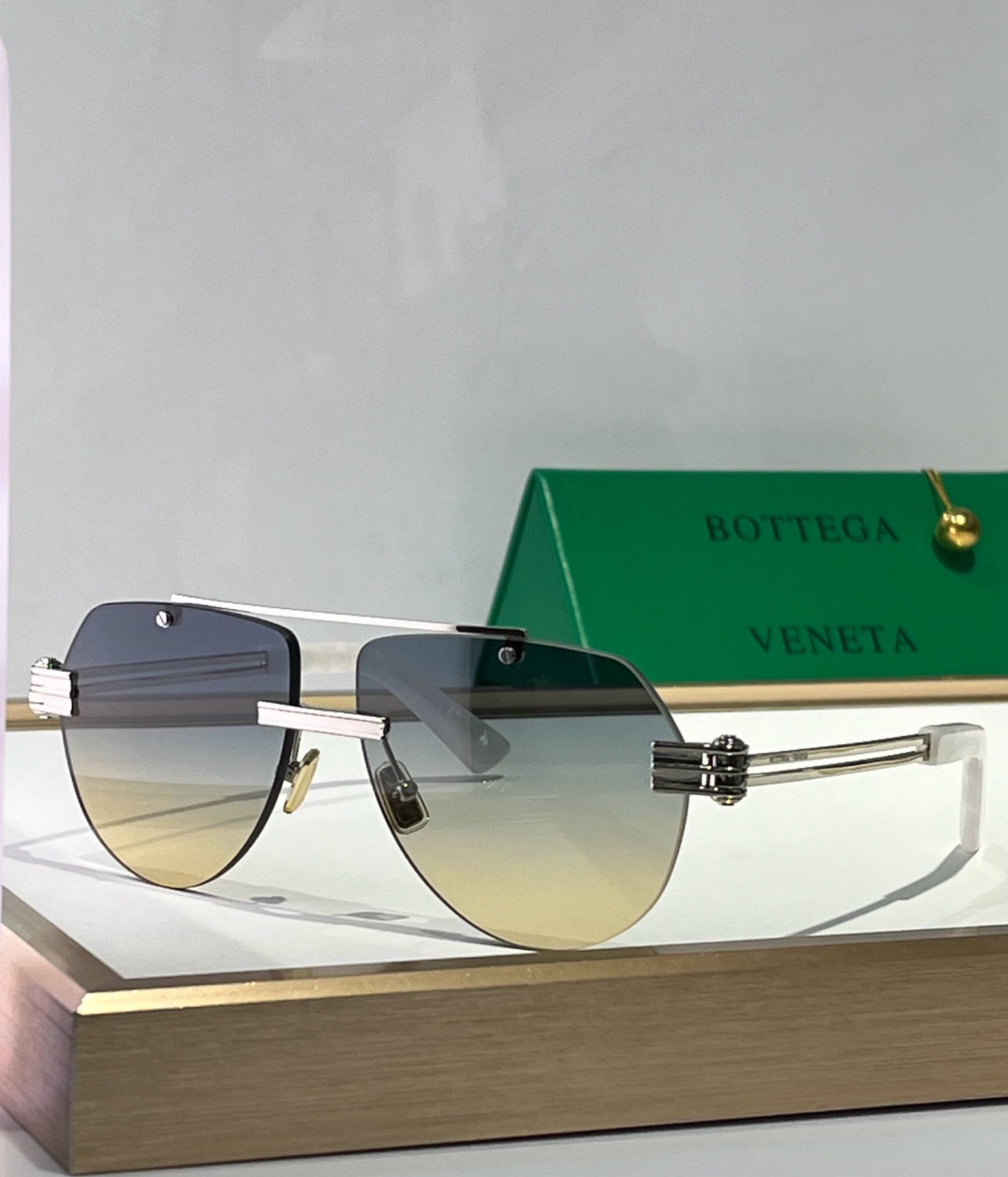 BOTTEGA VENETA GLASSES