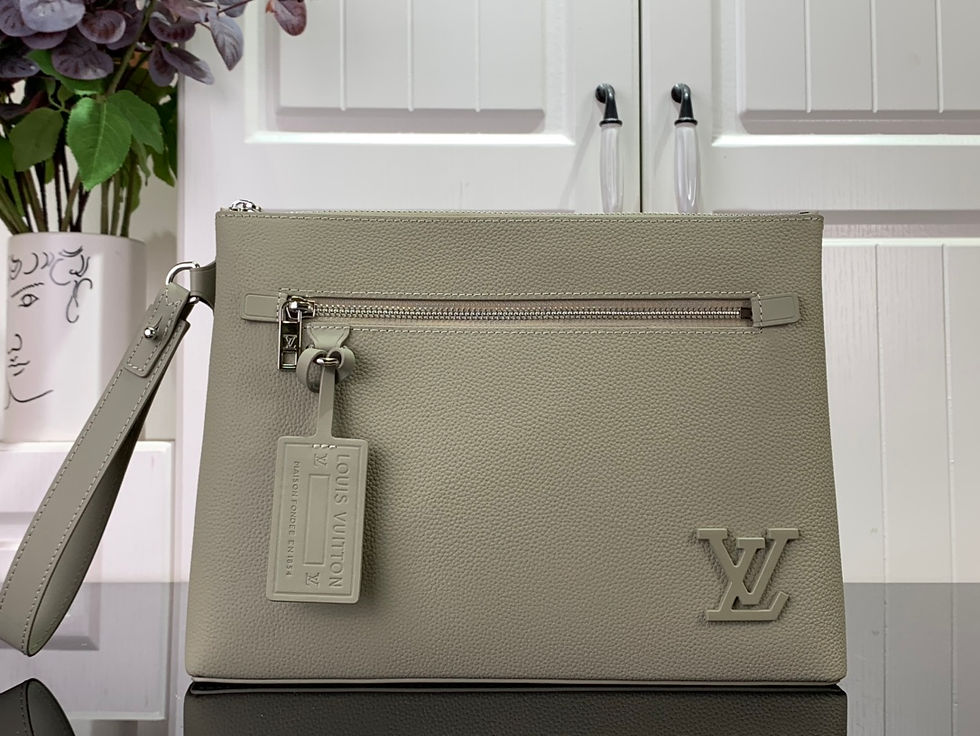 LV TAKEOFF POUCH CLUTCH