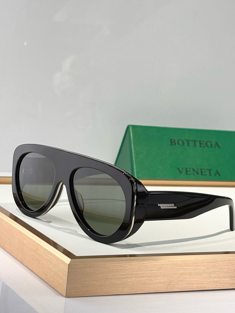 Thumbnail: BOTTEGA VENETA GLASSES
