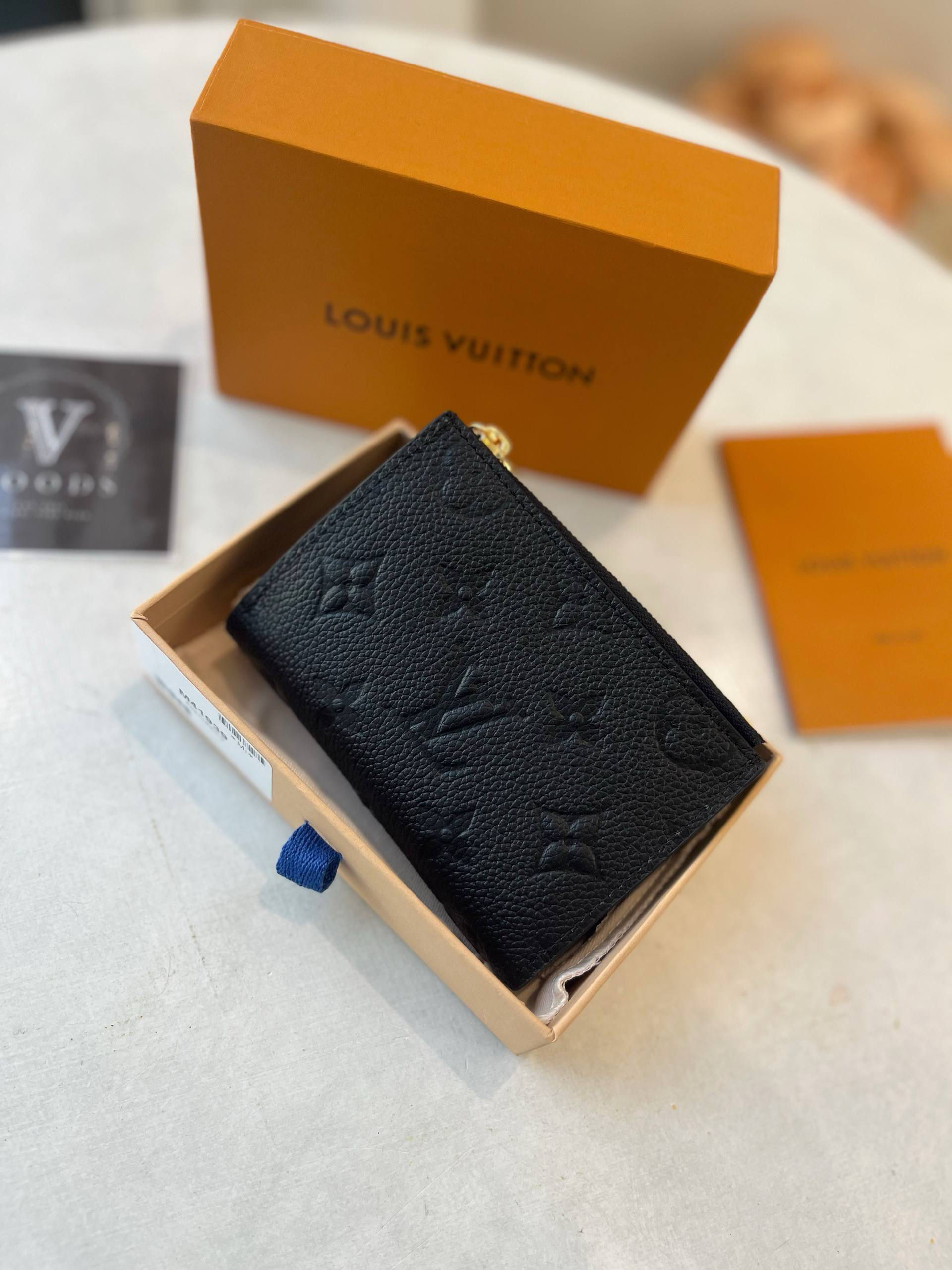LV CHARMS LISA POCKET WALLET