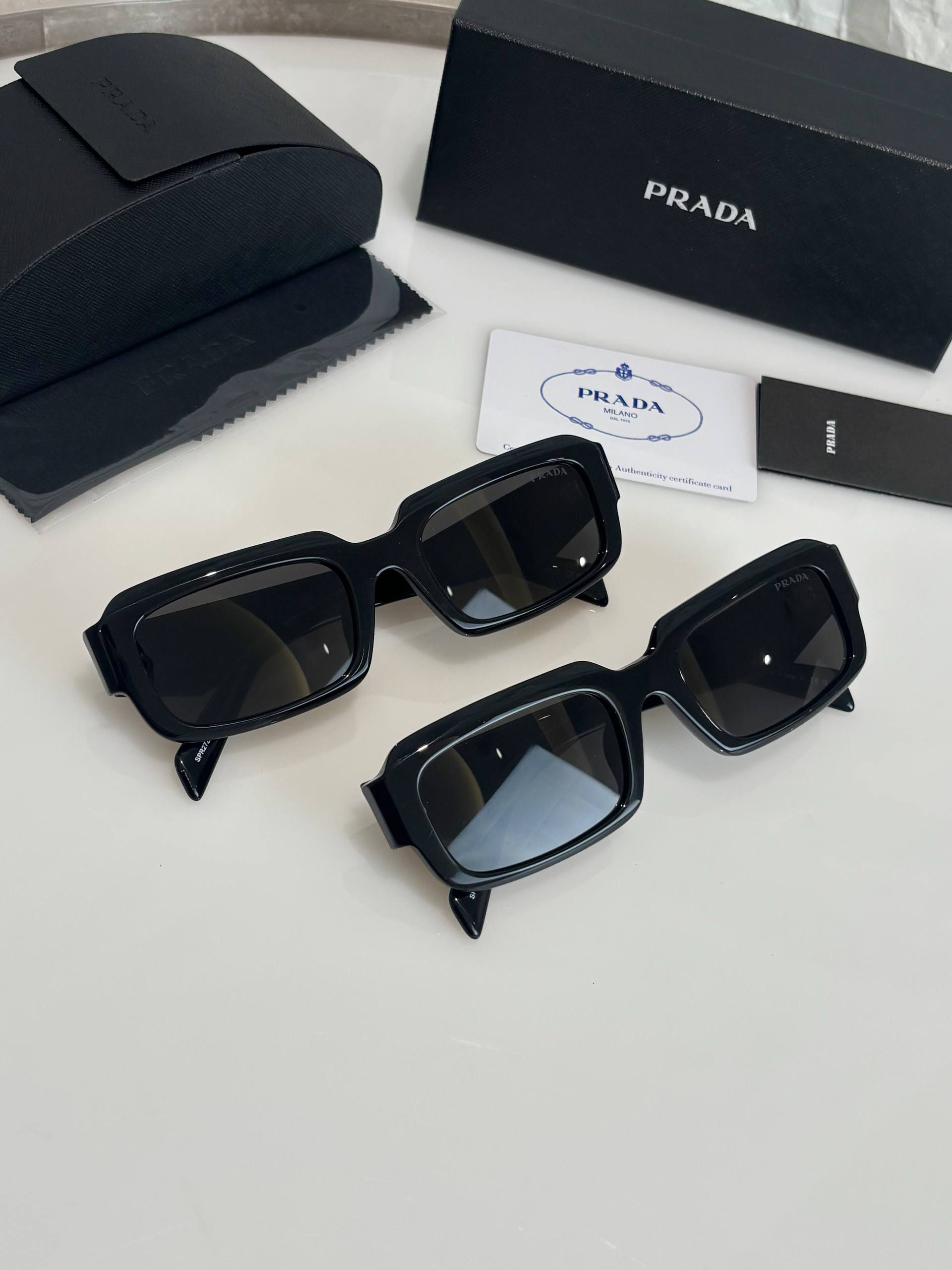 PRADA GLASSES
