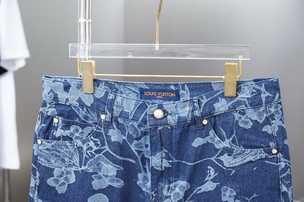 Thumbnail: LV SHORT PANTS