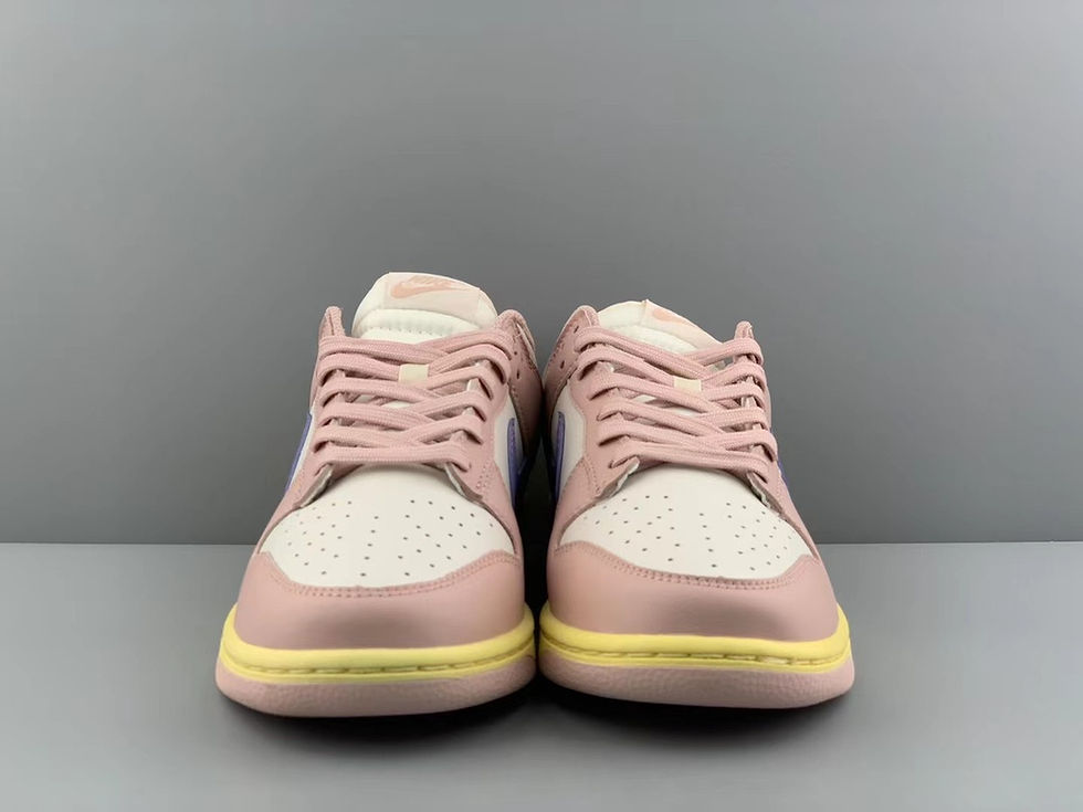 Thumbnail: Nike Dunk Low
Pink Oxford (W)