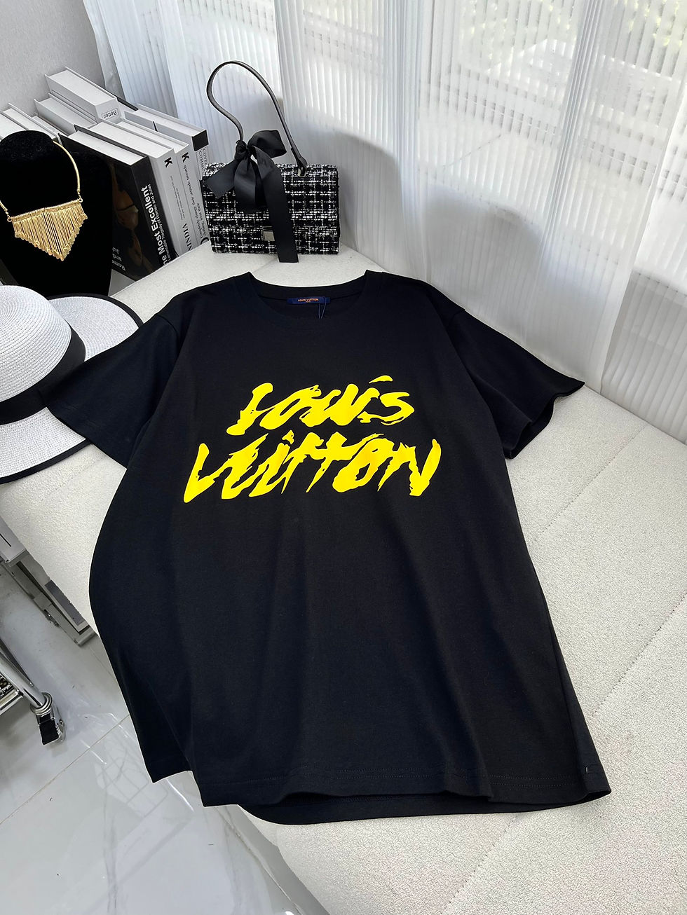 LV TEE