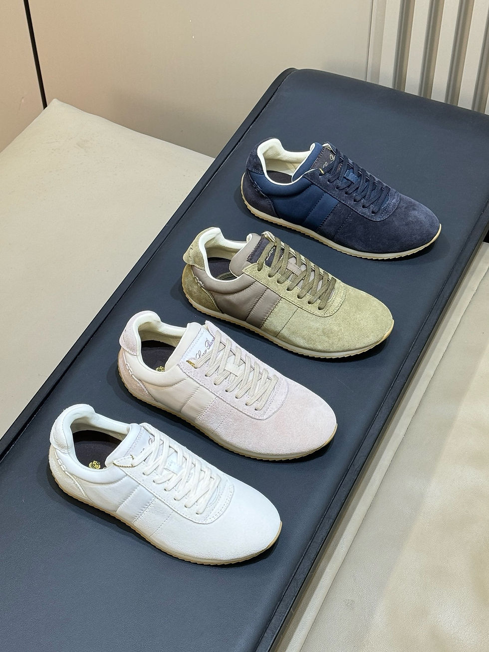 Thumbnail: LORO PIANA WEEKEND WALK
