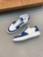 LV SNEAKERS