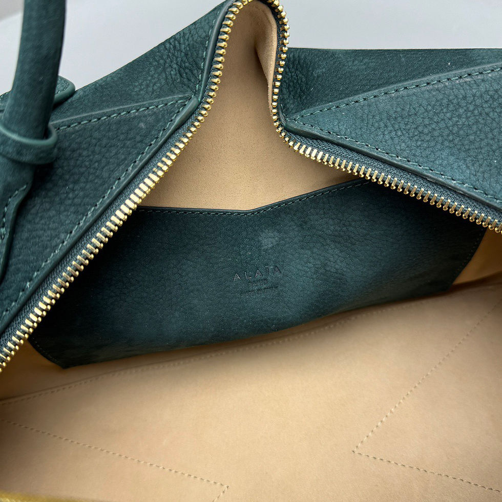 Thumbnail: ALAIA LE BULLDOG 