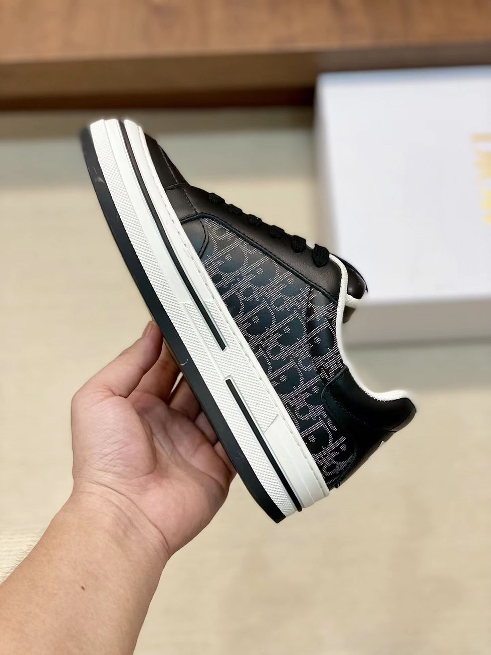 Thumbnail: DIOR B23 OBLIQUE SNEAKERS