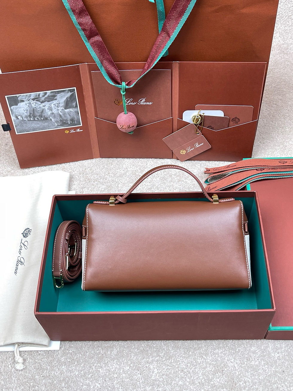 Thumbnail: LORO PIANA EXTRA BAG L27 