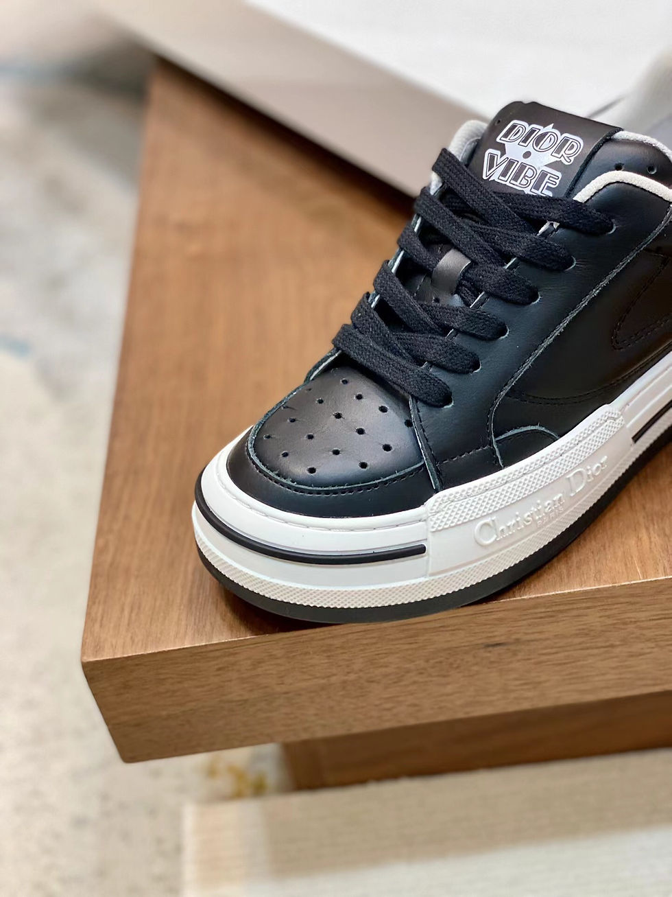 Thumbnail: DIOR SNEAKERS
