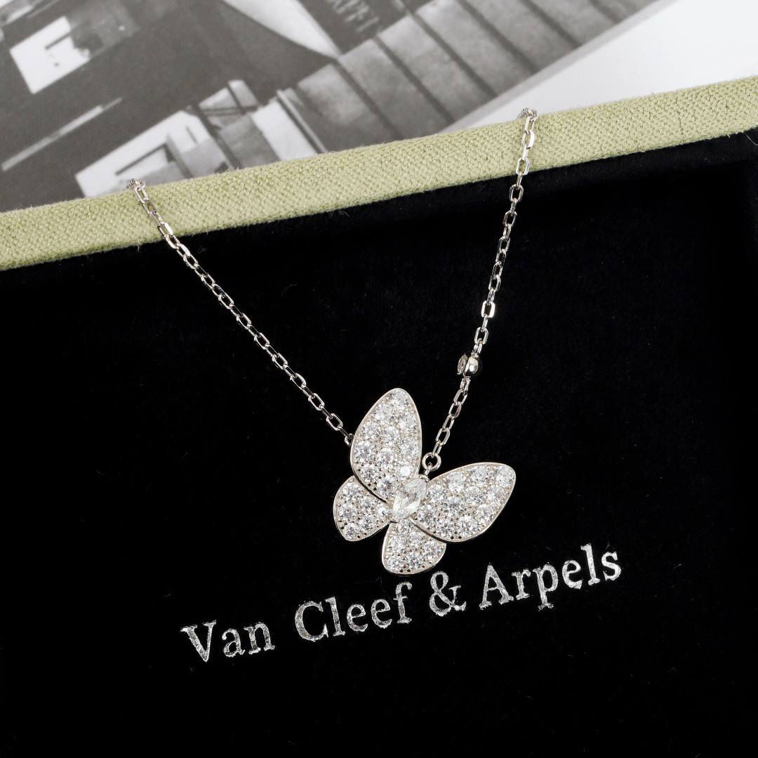 VAN CLEEF NECKLACE