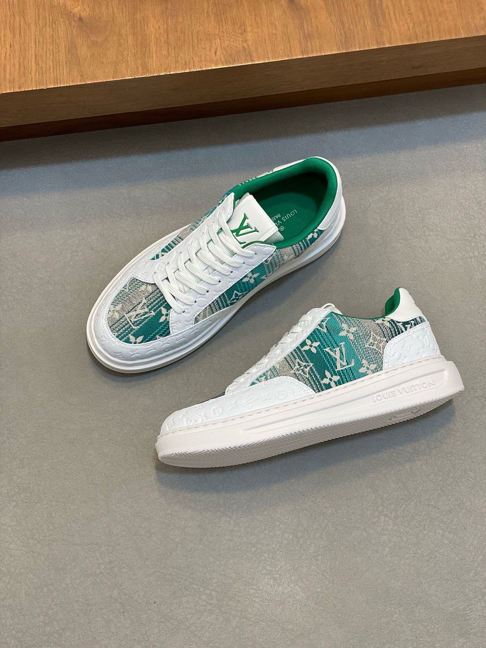 Thumbnail: LV SNEAKERS