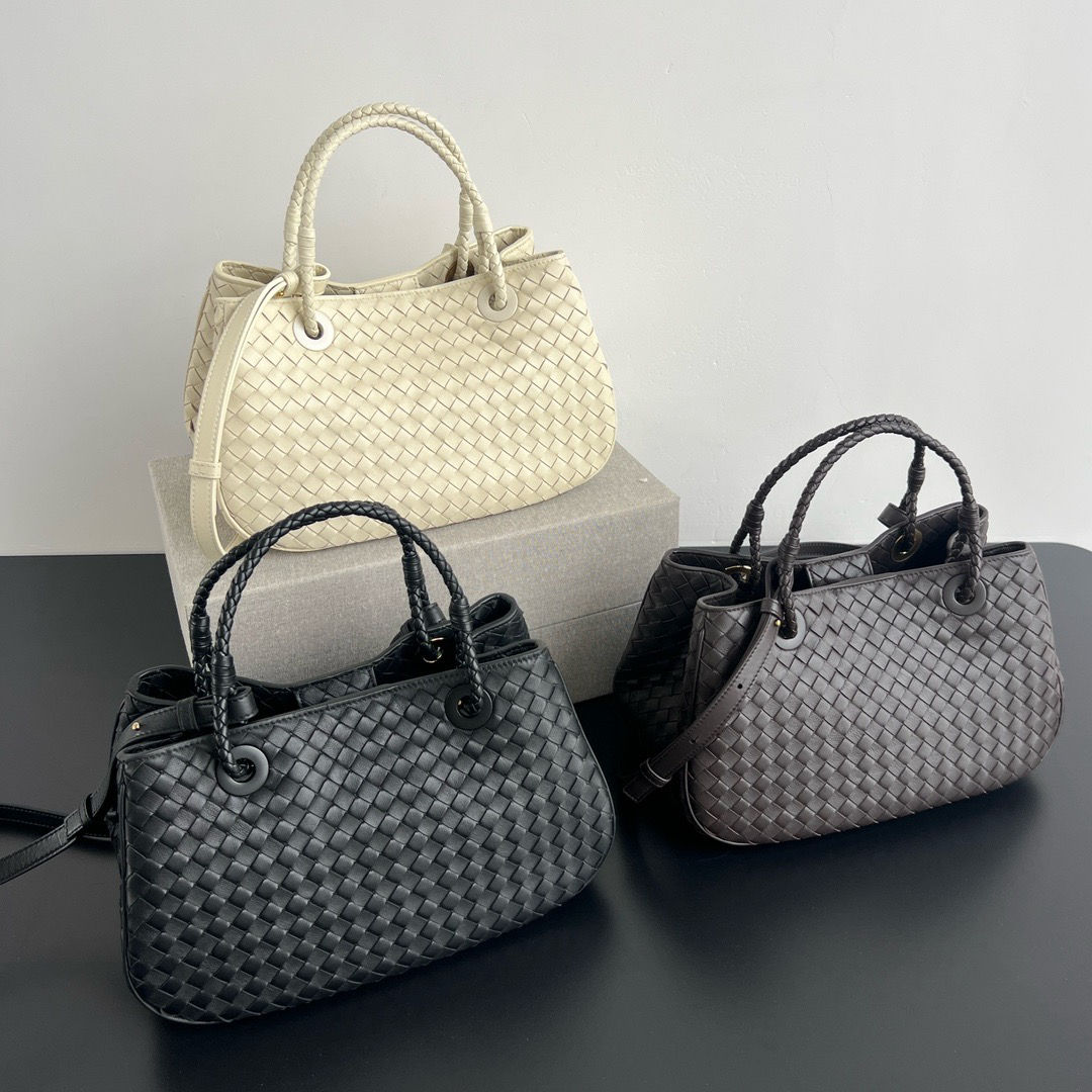 BOTTEGA VENETA BASKET