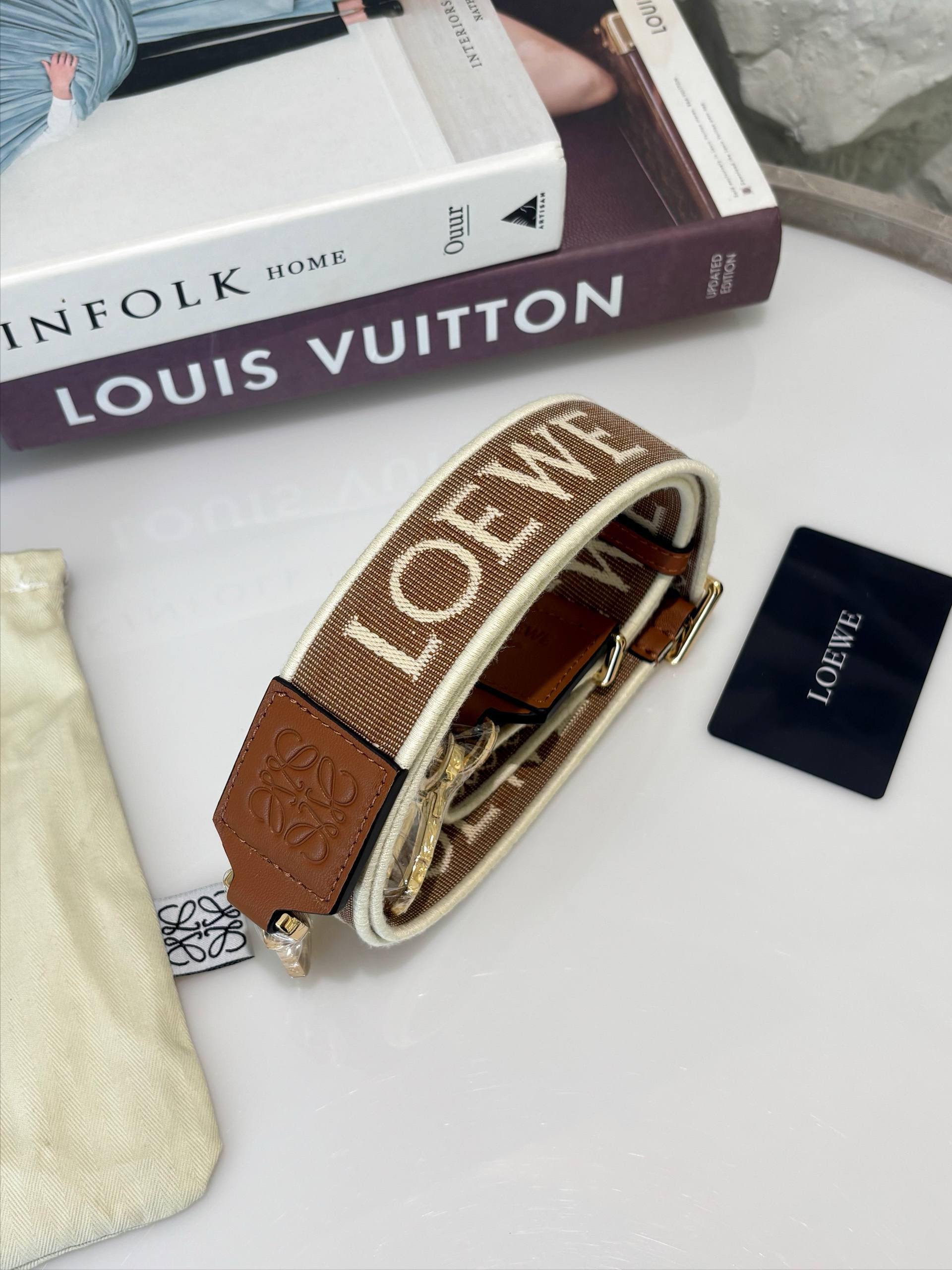 LOEWE STRAP GOLD