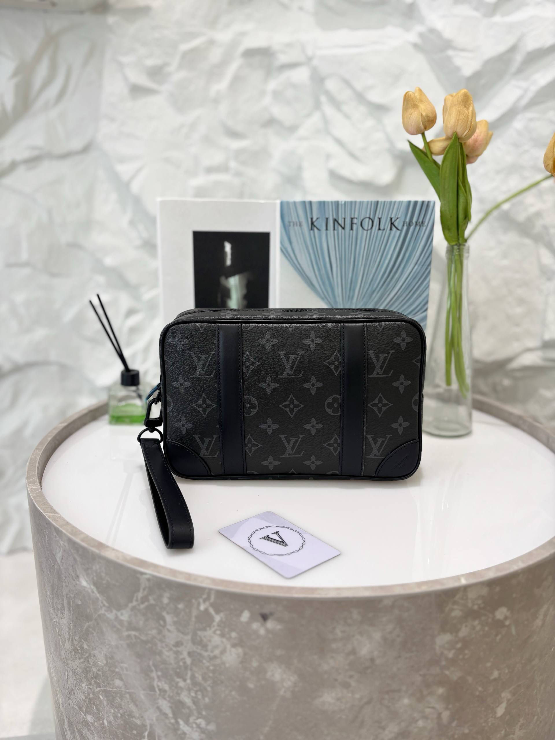 LV KASAI CLUTCH MONOGRAM