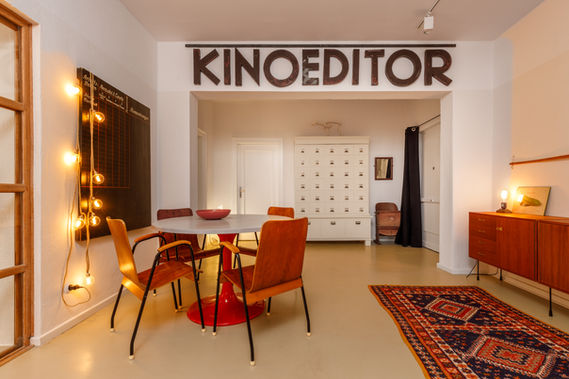 Detail der Inneneinrichtung der designer Wohnung KAMA103A , die zum Möblierten Wohnen in Berlin an der Karl-Marx-Allee vermietet wird.