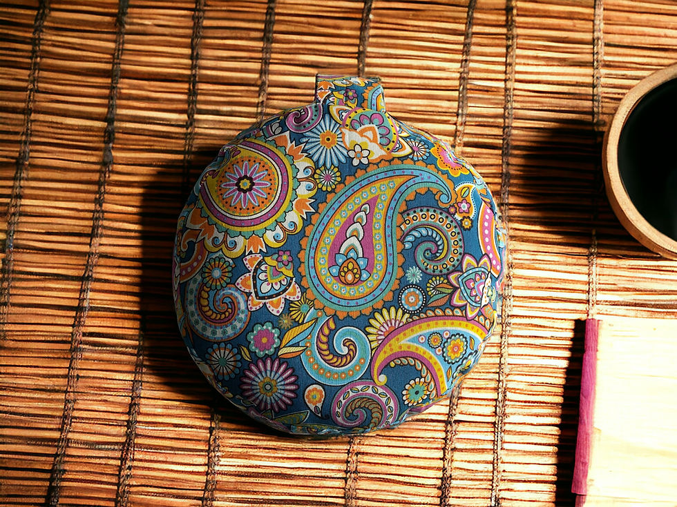 Thumbnail: Yoga meditation cushion in vibrant print with buckwheat hulls