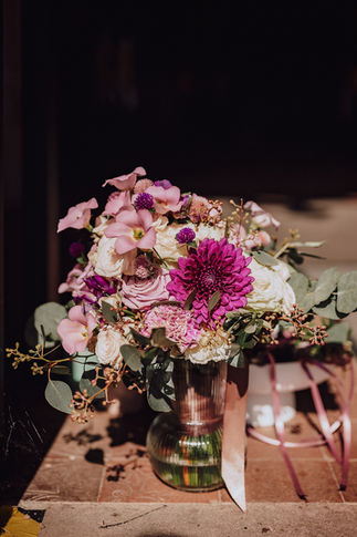 Brautstrauß in rose creme und Beerentöne