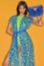 Vestido capa playero Lago pose frontal
