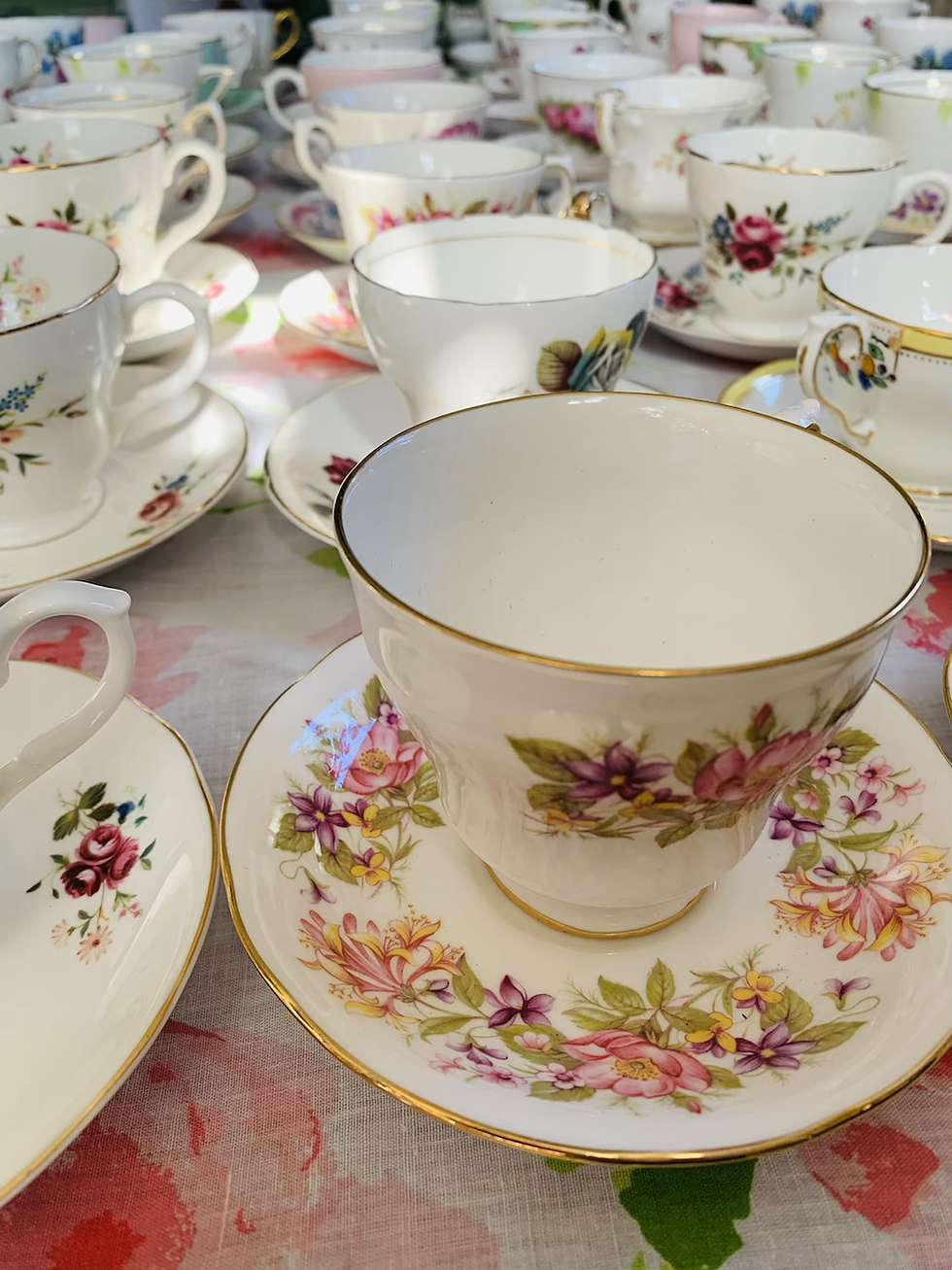 Miniatură: X 10 Vintage tea cups and saucers 
