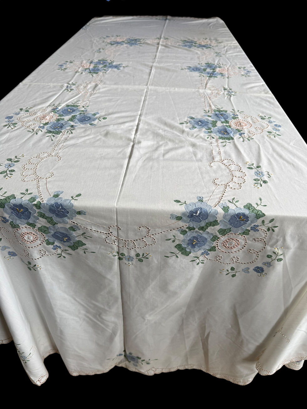 Indexkép: Large cotton appliqué embroidered cornflower blue flower tablecloth