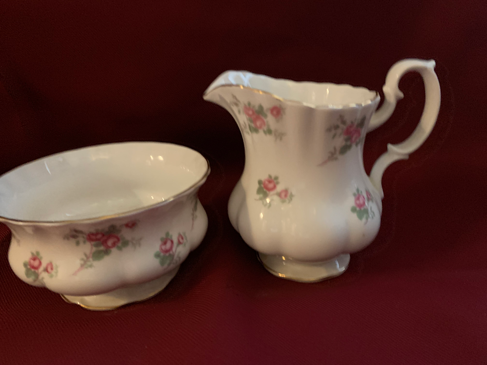 Miniatura: Richmond China. Pink Rosebud Milk jug & sugar bowl 