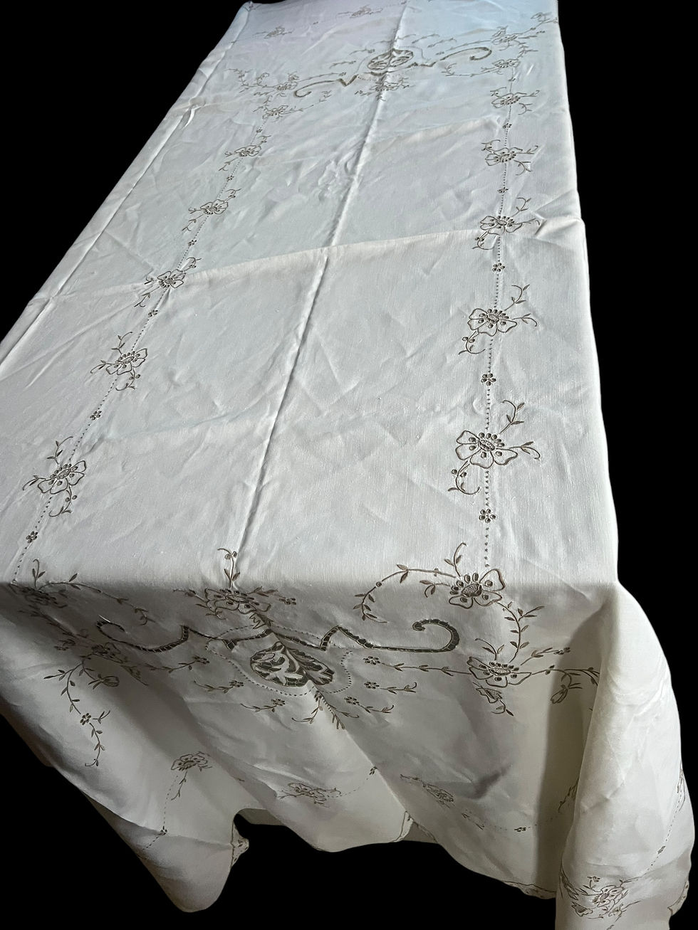 Miniatura: Large Madeira cut tablecloth. Beige Cotton