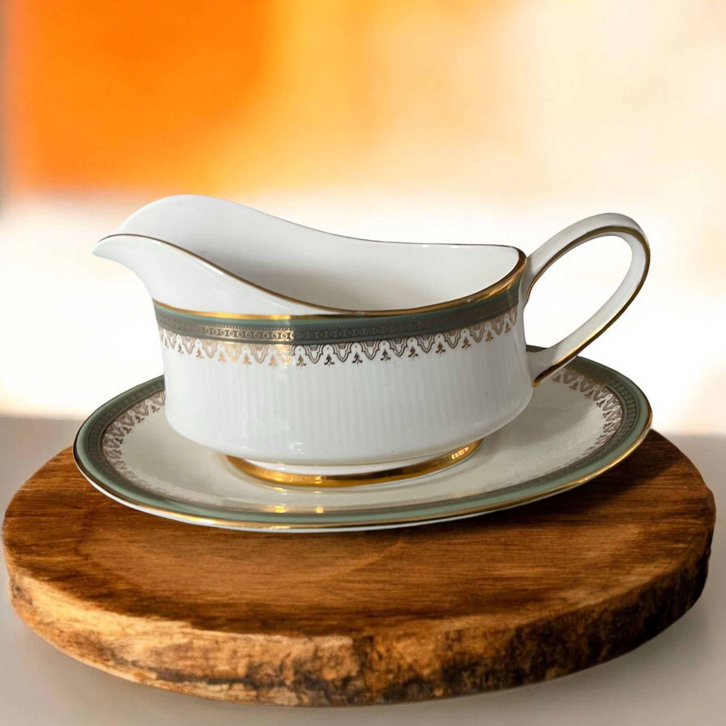 Royal Albert KENSINGTON. Gravy/Sauce Boat