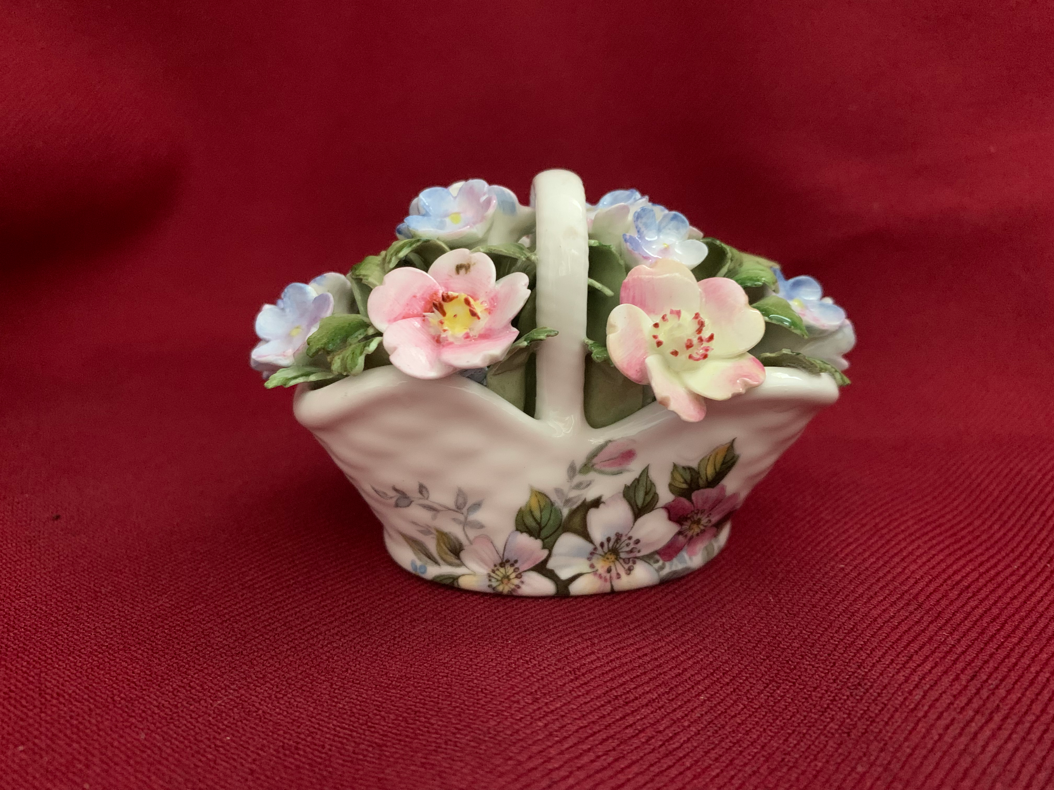 Royal Grafton Summer Melody posy 