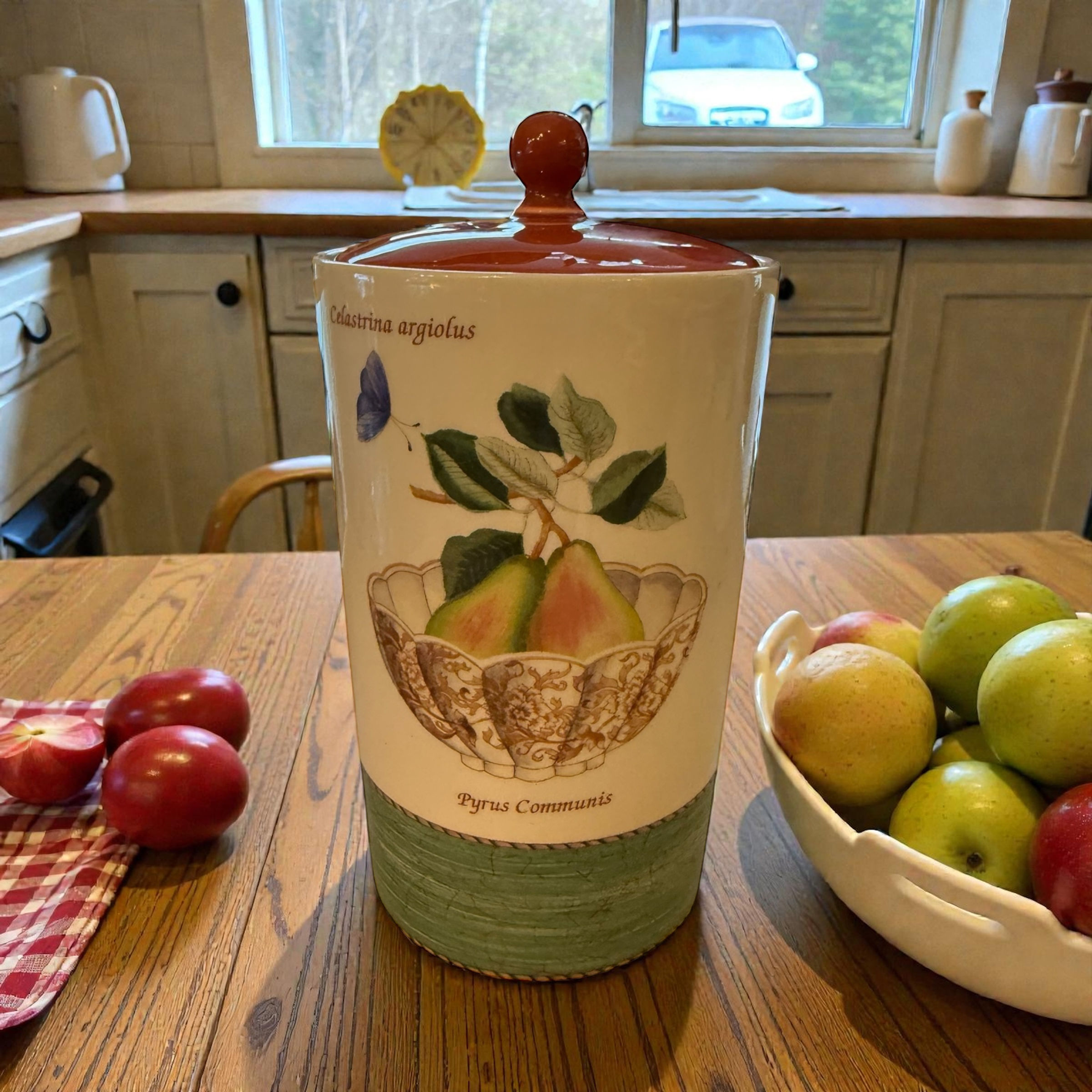 Wedgwood - Sarah’s Garden. Storage Jar