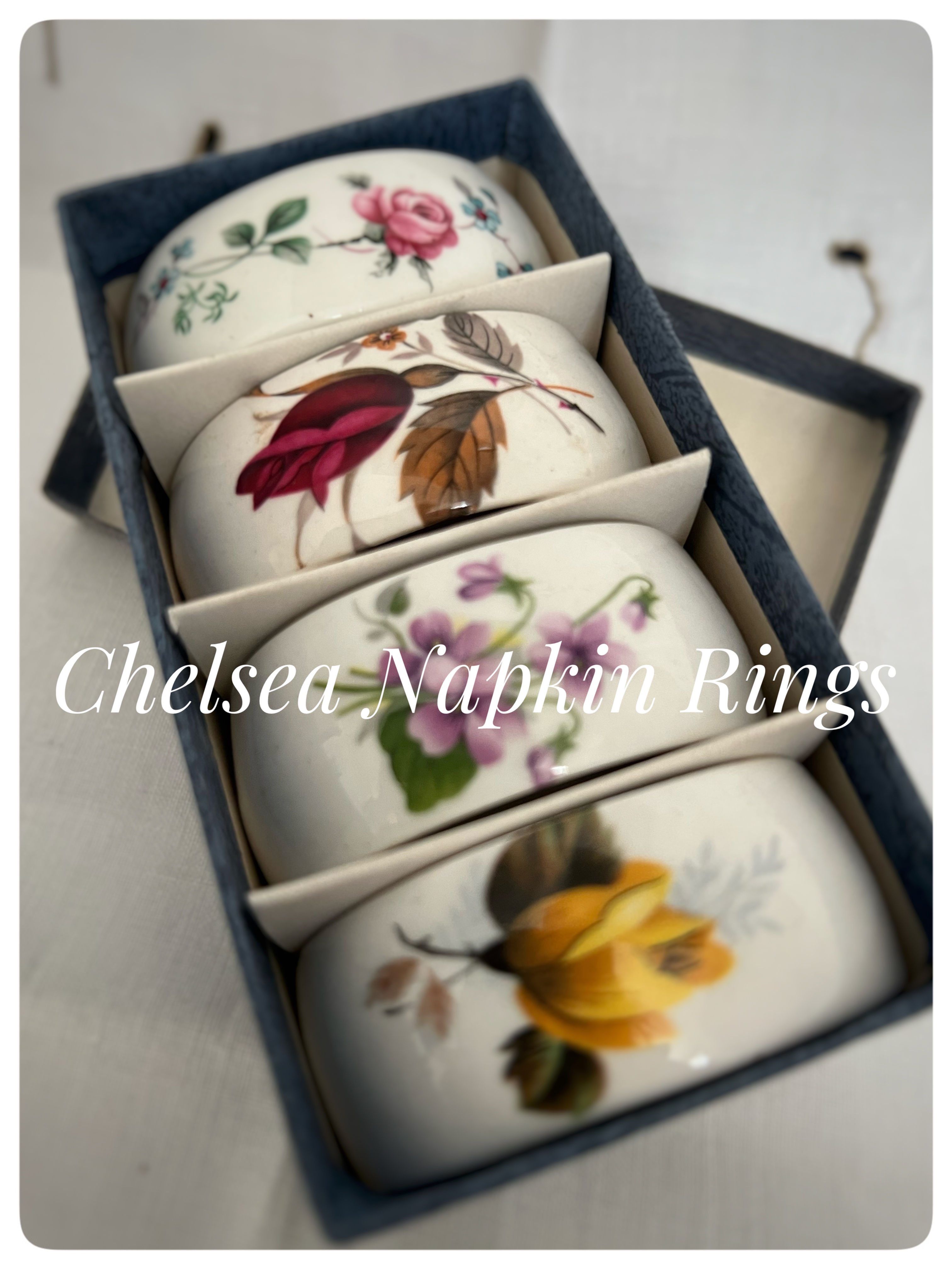 Set 4 Floral Napkin rings