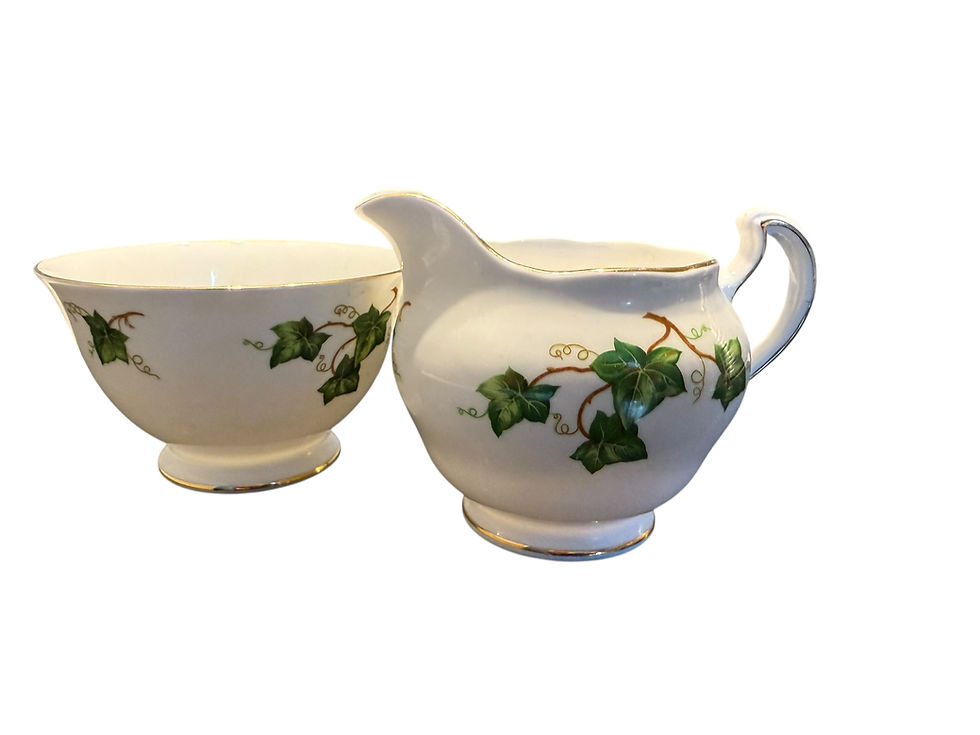 Miniatura: Colclough English China. Ivy Leaf Milk Jug & Sugar Bowl