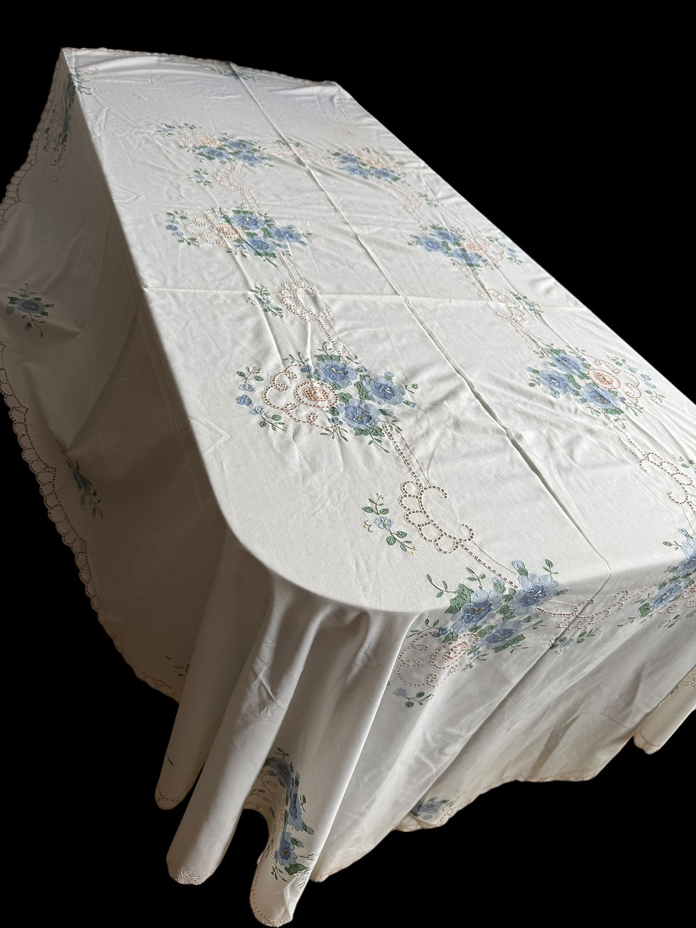 Indexkép: Large cotton appliqué embroidered cornflower blue flower tablecloth