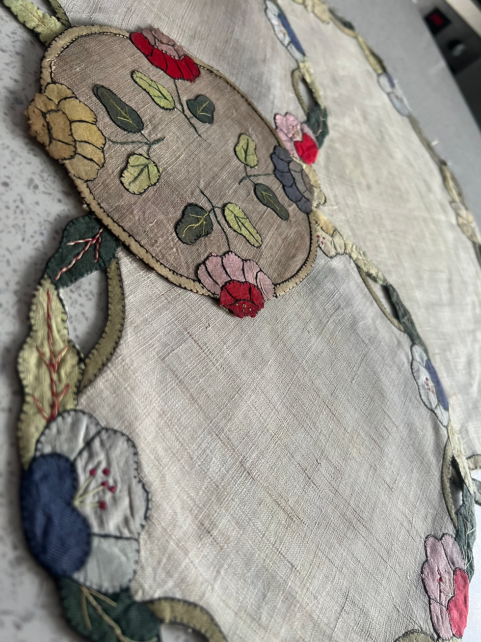 Миниатюра: Appliqué embroidered mats. 