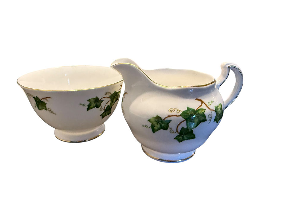 Miniatura: Colclough English China. Ivy Leaf Milk Jug & Sugar Bowl
