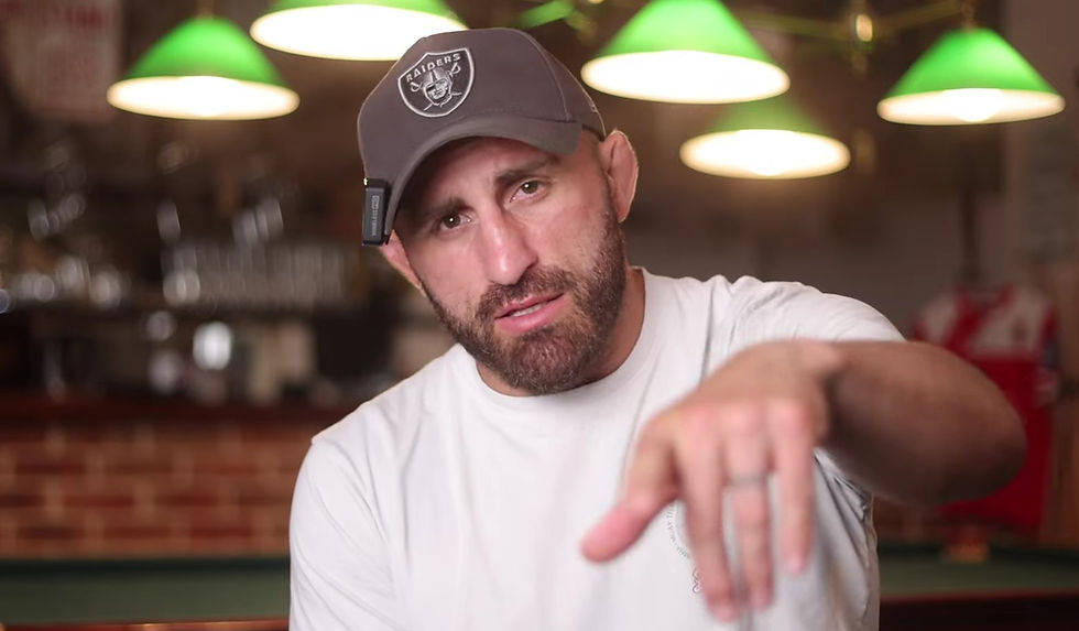 Alexander Volkanosvki donne ses pronos pour l'UFC 310