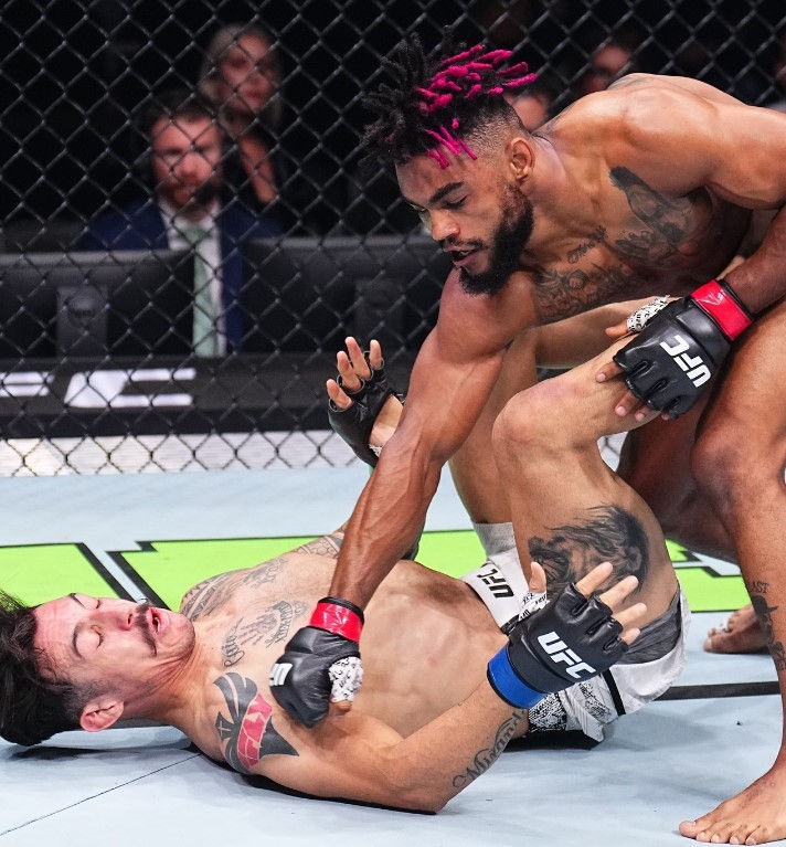 Morgan Charrière a battu Gabriel Miranda par KO à l'UFC Paris 3