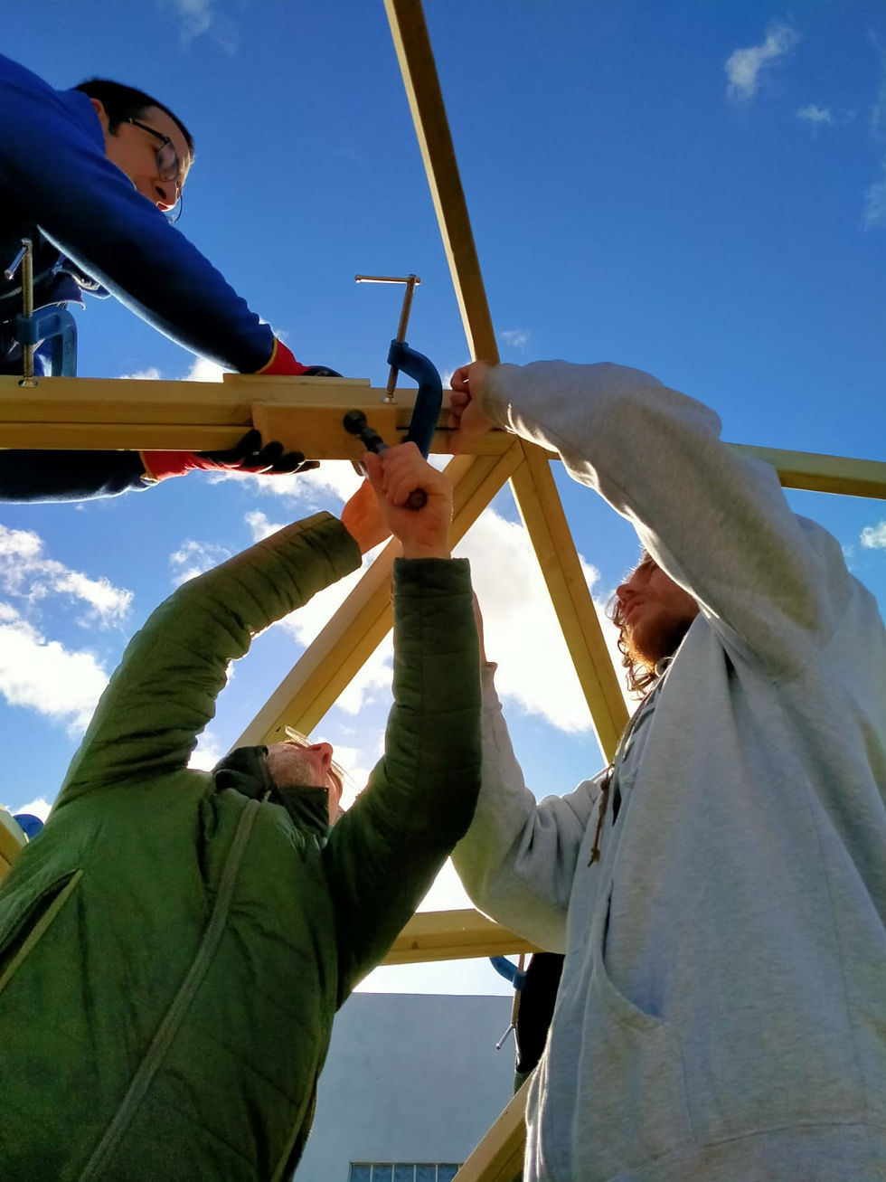 TALLER CONSTRUCCIÓN DOMO GEODÉSICO (CANTABRIA)