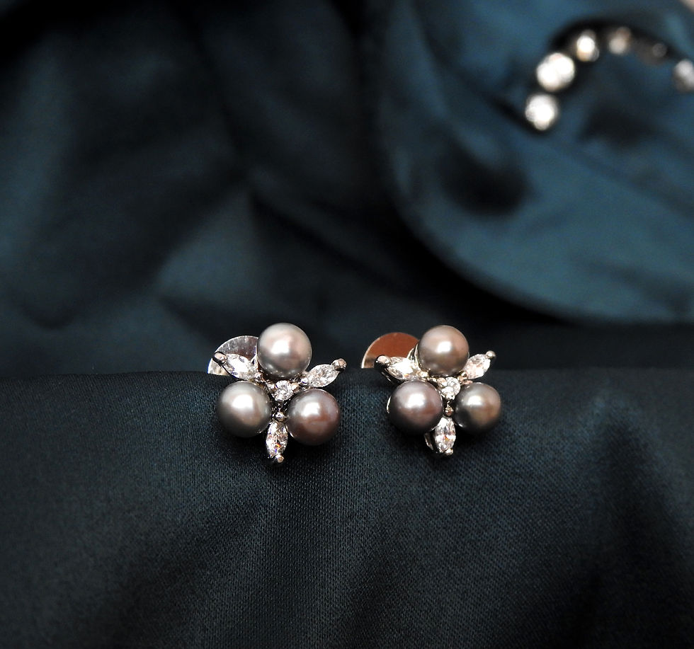 Thumbnail: Pearl Stud Earrings