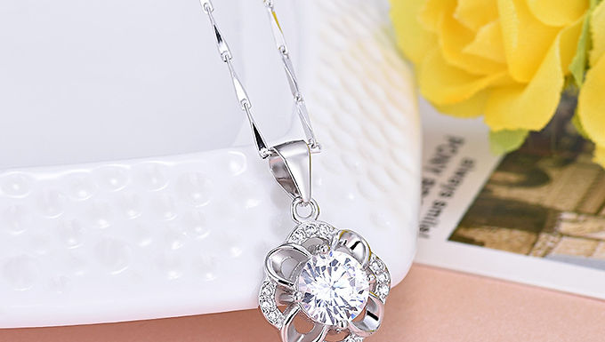 925 Sterling Silver Sparkling Pendant