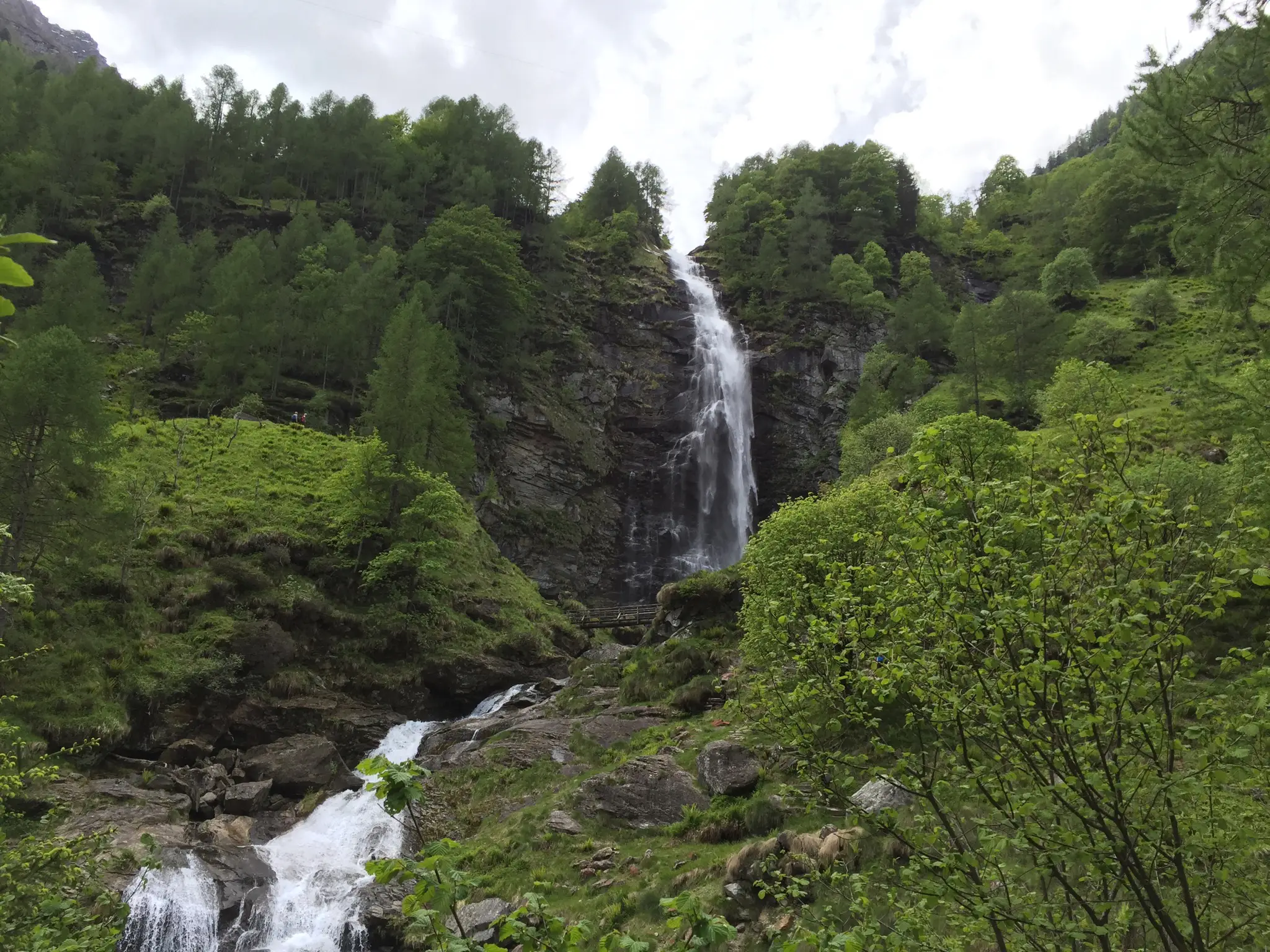 Hike to Froda waterfall – Verzasca valley