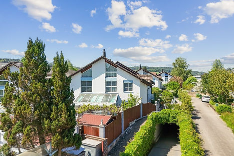 hausbild_1200px.jpg